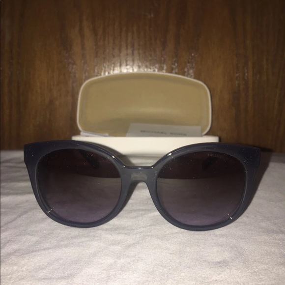 Michael Kors sunglasses - Picture 3 of 4